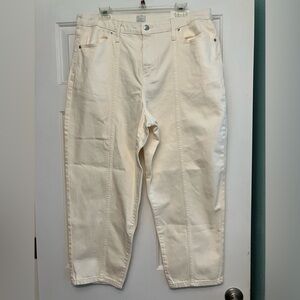 Women’s size 16 cream pants.